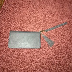 gray wallet